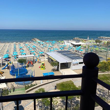 Residence Roxy Misano Adriatico Exteriér fotografie