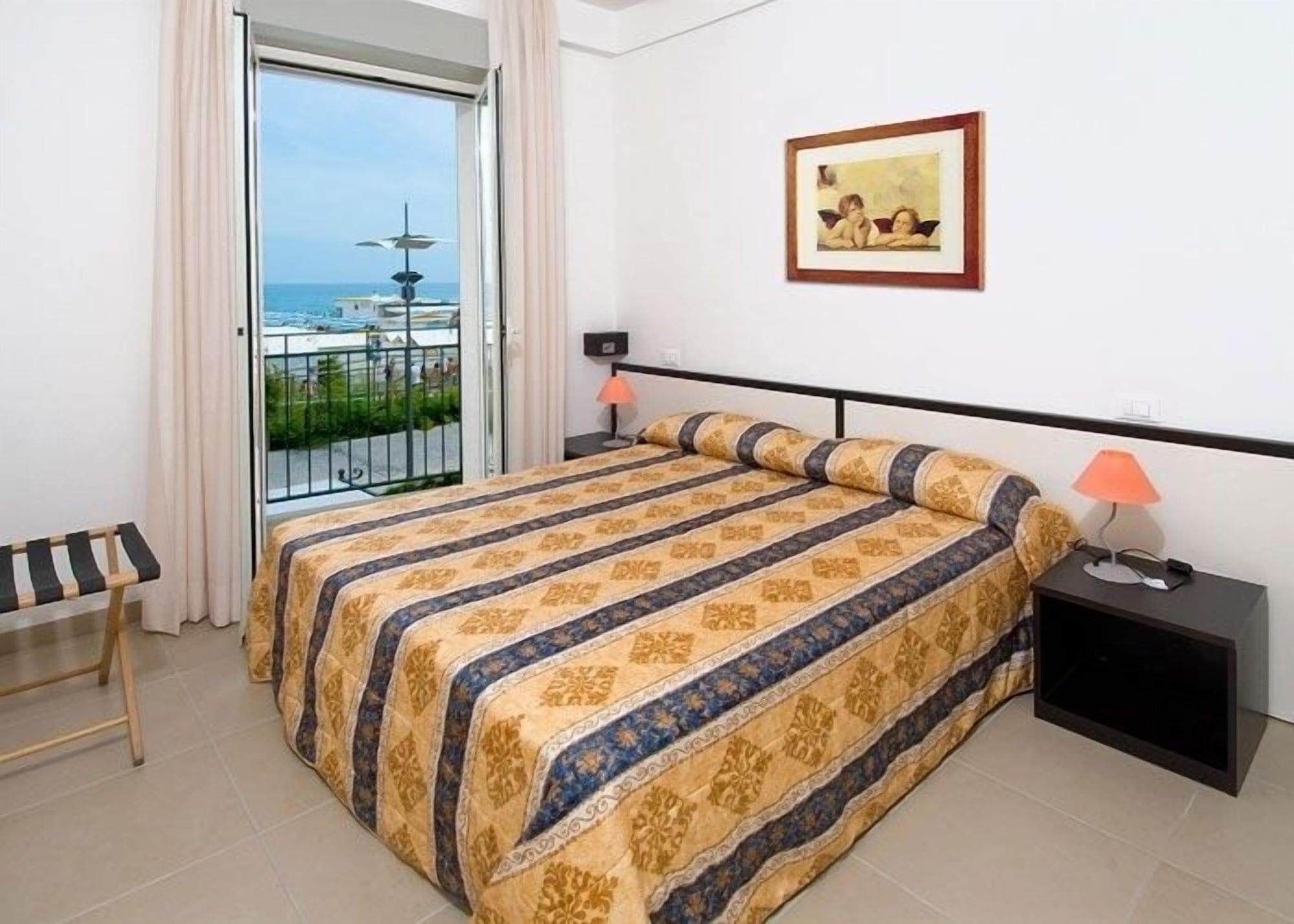 Residence Roxy Misano Adriatico Exteriér fotografie