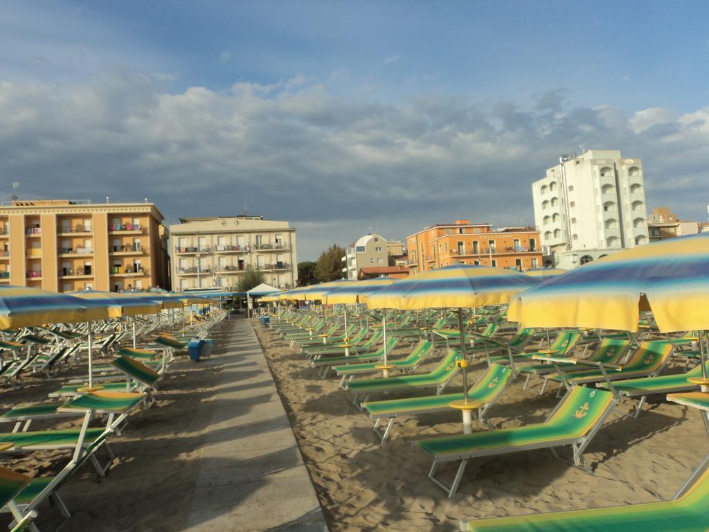 Residence Roxy Misano Adriatico Exteriér fotografie