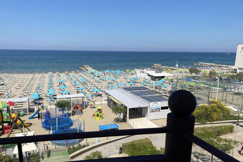 Residence Roxy Misano Adriatico Exteriér fotografie