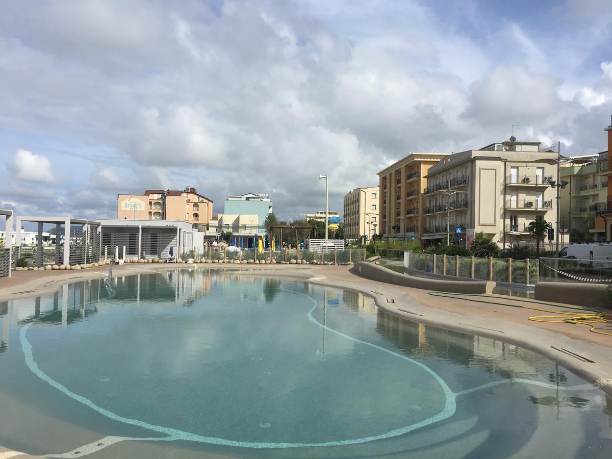 Residence Roxy Misano Adriatico Exteriér fotografie