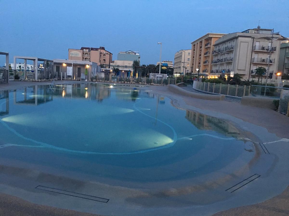 Residence Roxy Misano Adriatico Exteriér fotografie