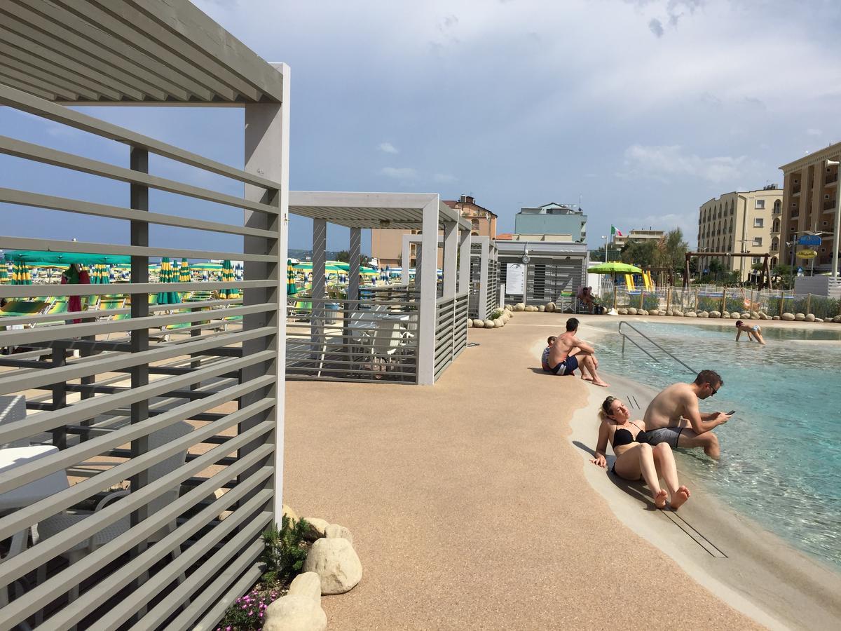 Residence Roxy Misano Adriatico Exteriér fotografie