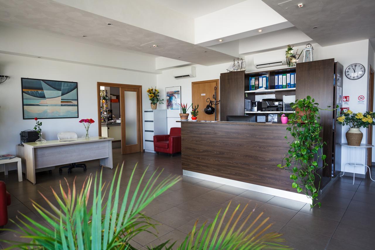 Residence Roxy Misano Adriatico Exteriér fotografie
